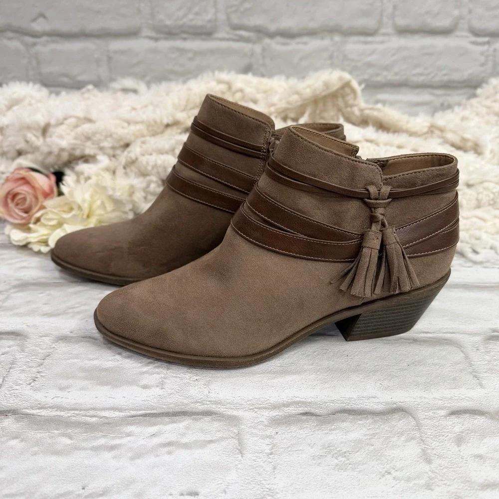 LifeStride Paloma Tan Faux Suede Tassel Ankle Bootie Boots Women's Size 8.5M NEW